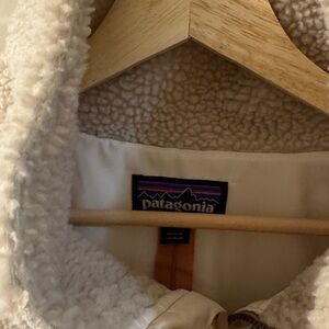 Patagonia Off-White Sherpa Fleece